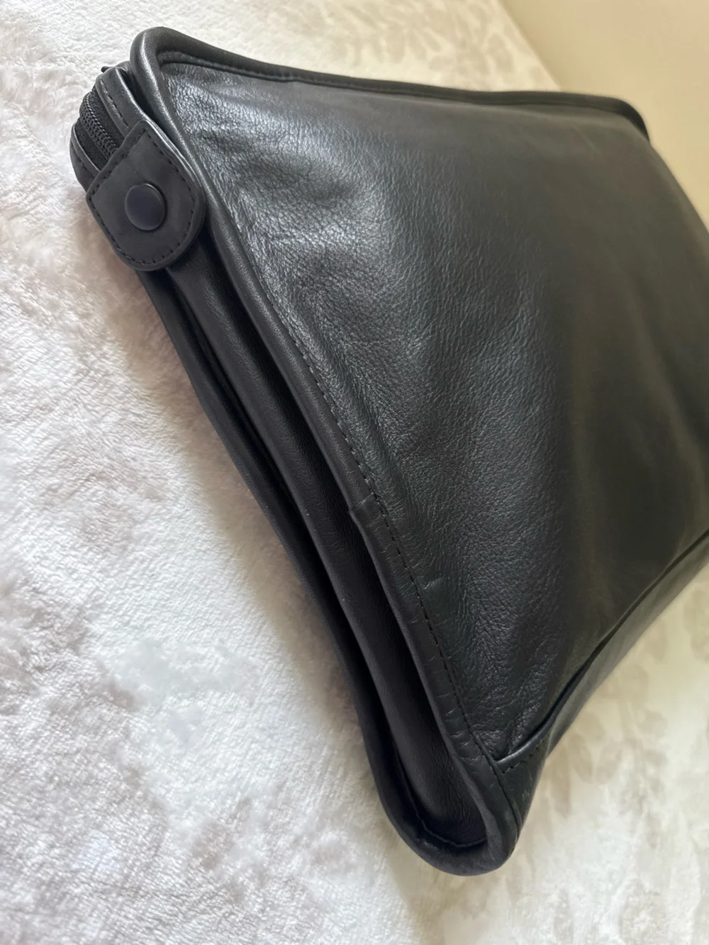 Tumi Alpha Black Leather Laptop Sleeve Document Clutch Attache Case